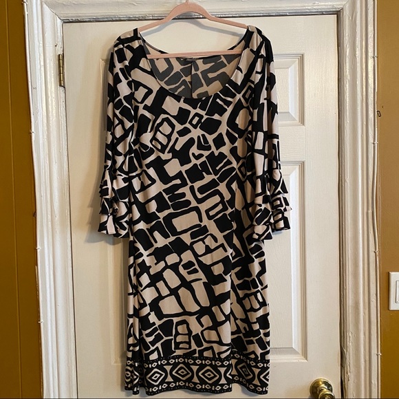 Muse Dresses & Skirts - Black and Beige Dress